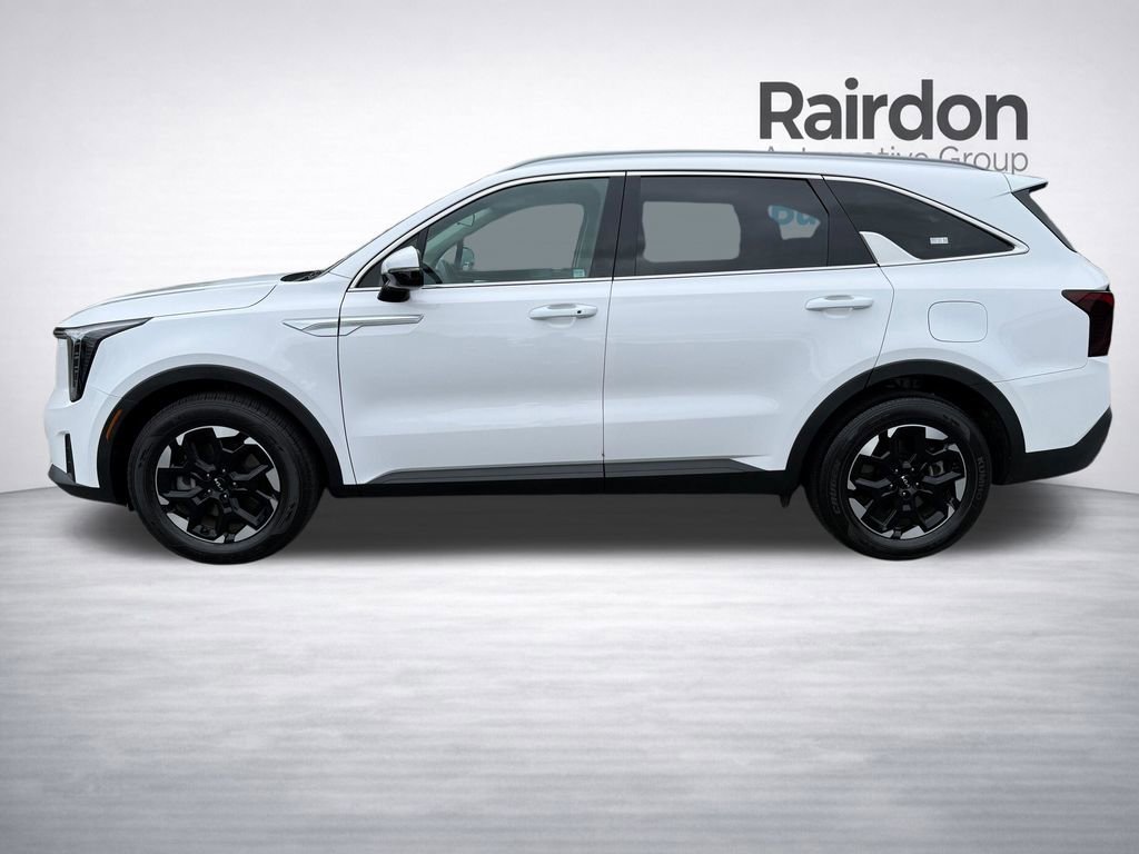 Certified 2025 Kia Sorento S FWD image 4