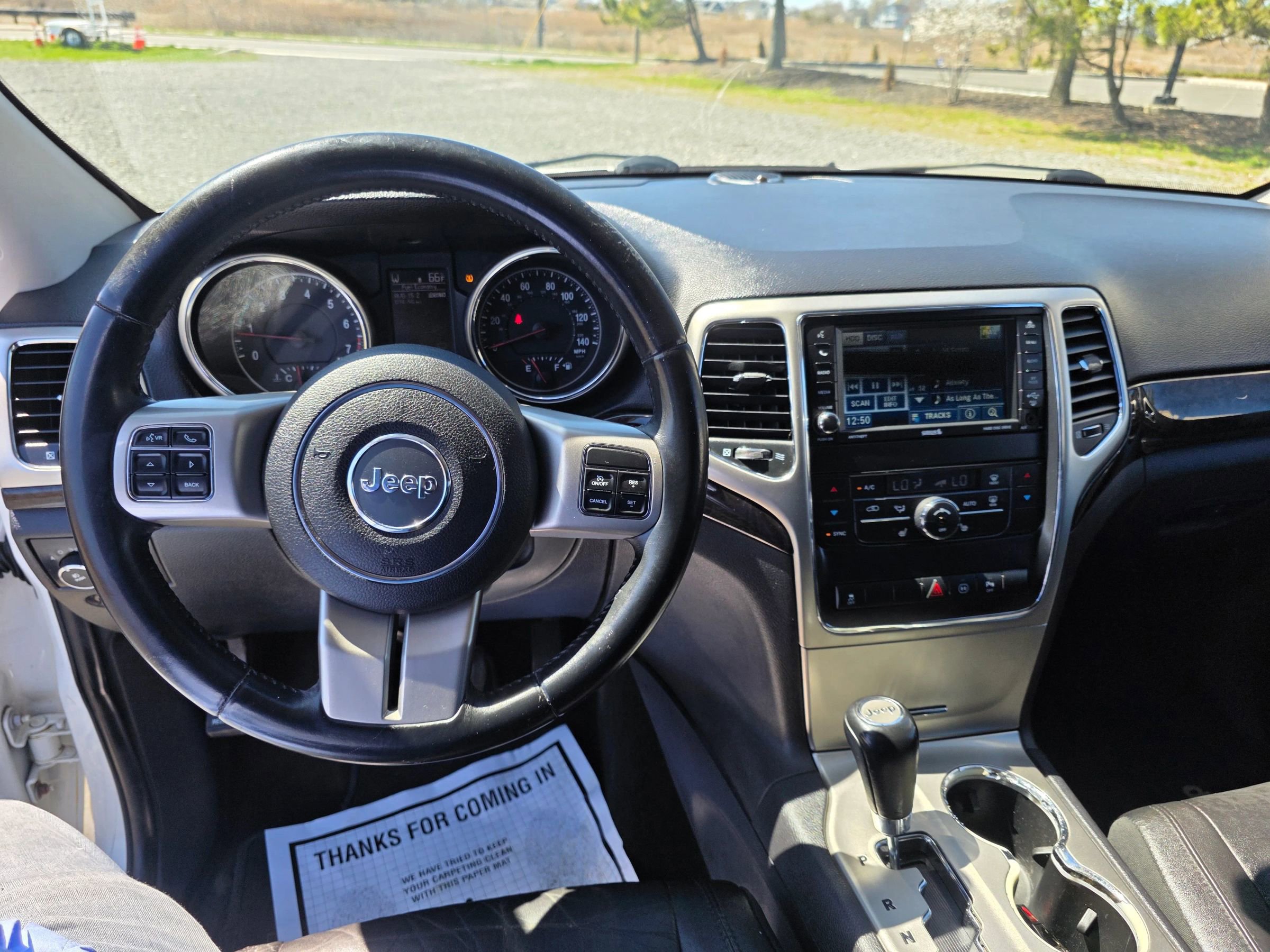 Used 2012 Jeep Grand Cherokee Laredo AWD/4WD image 10