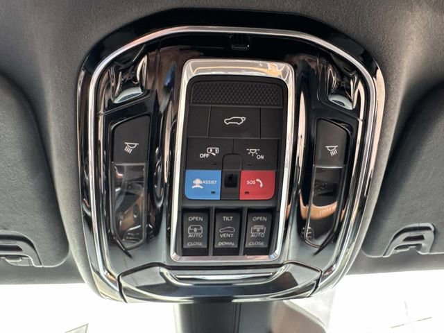 Used 2022 Jeep Grand Wagoneer Series III w/ Rear Seat Video Group 1 image 27