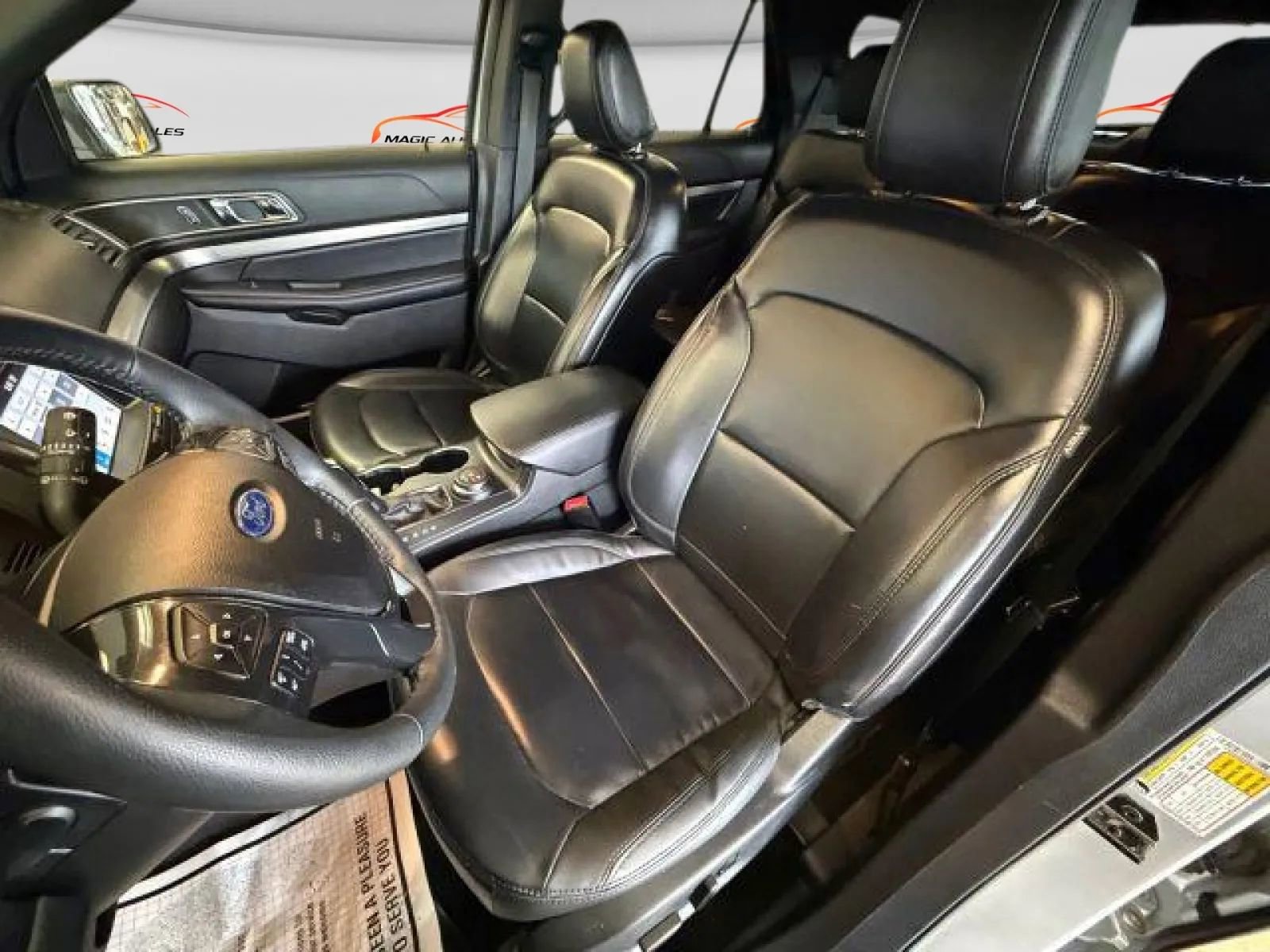 Used 2019 Ford Explorer XLT w/ Equipment Group 202A image 9