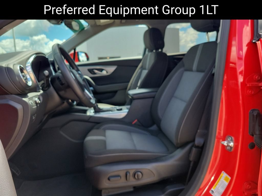 Used 2025 Chevrolet Blazer LT AWD/4WD image 9