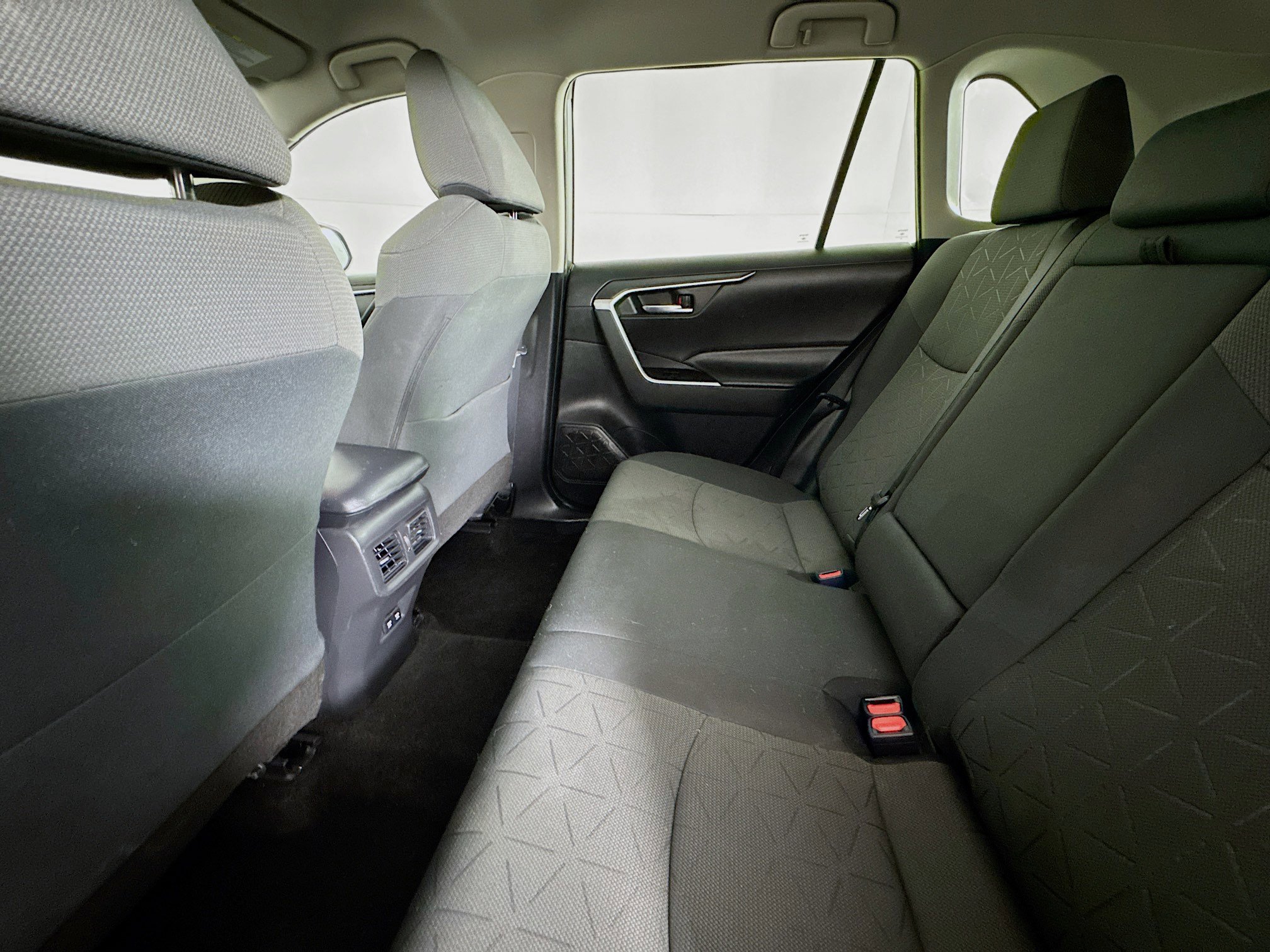 Used 2021 Toyota RAV4 XLE image 24