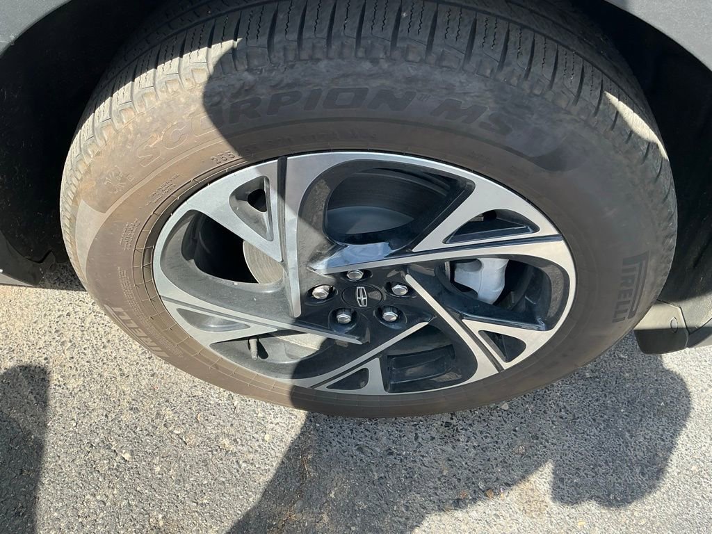 Used 2025 Lincoln Nautilus Premier image 10