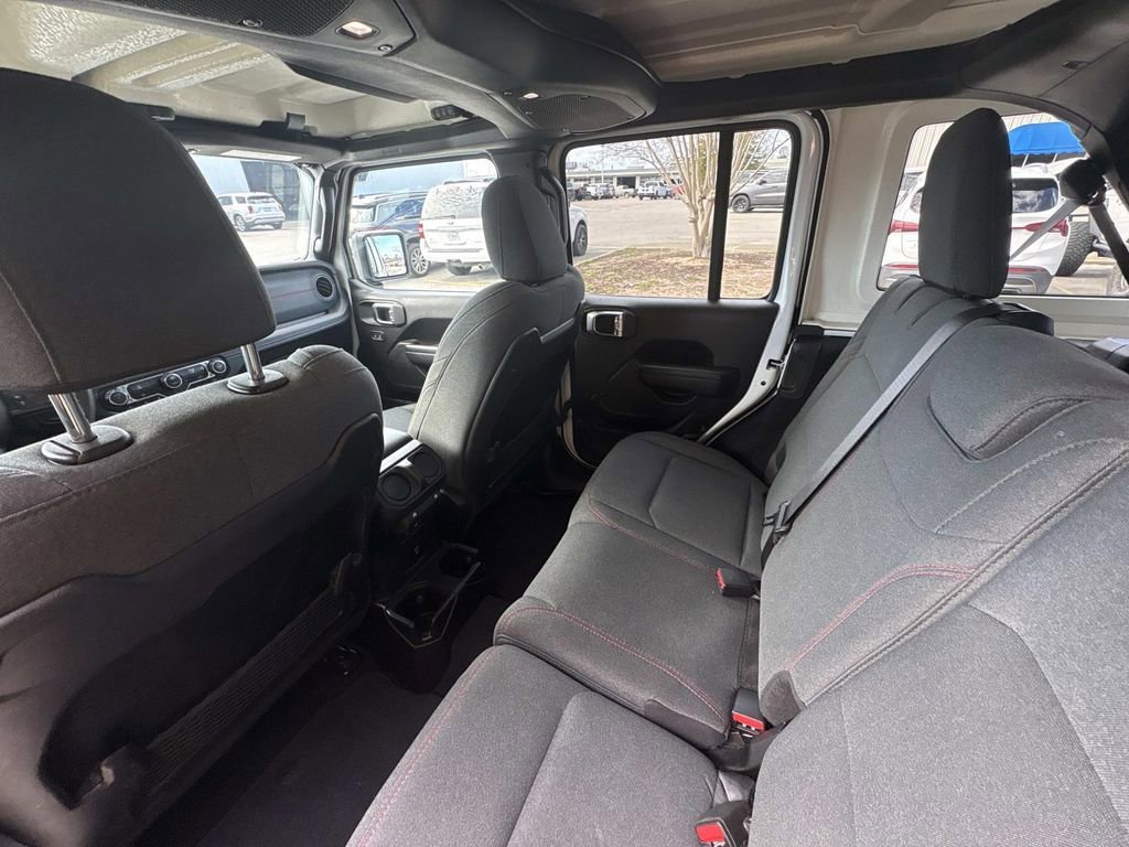 Used 2025 Jeep Wrangler Unlimited Rubicon image 11