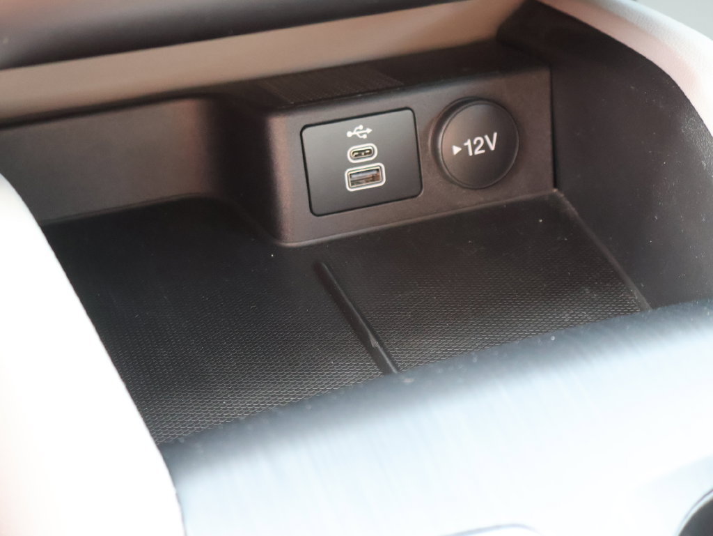 Used 2025 Ford Escape Active w/ Cold Weather Package FWD image 37