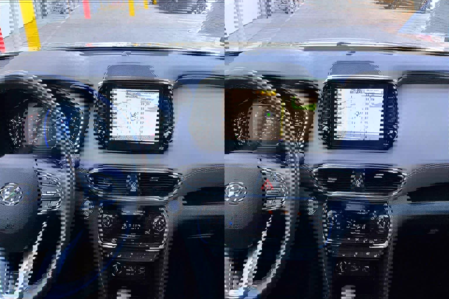 Used 2019 Hyundai Santa Fe SEL w/ Cargo Package image 7