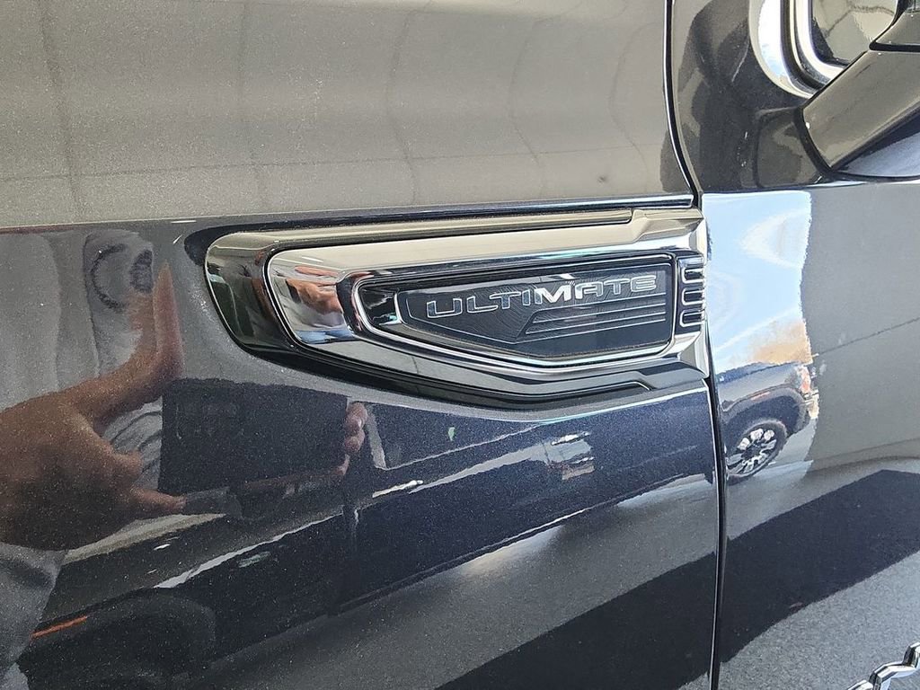Certified 2025 GMC Yukon Denali Ultimate AWD/4WD image 32