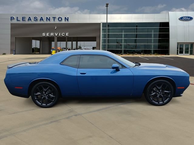 Used 2023 Dodge Challenger SXT w/ Blacktop Package image 6