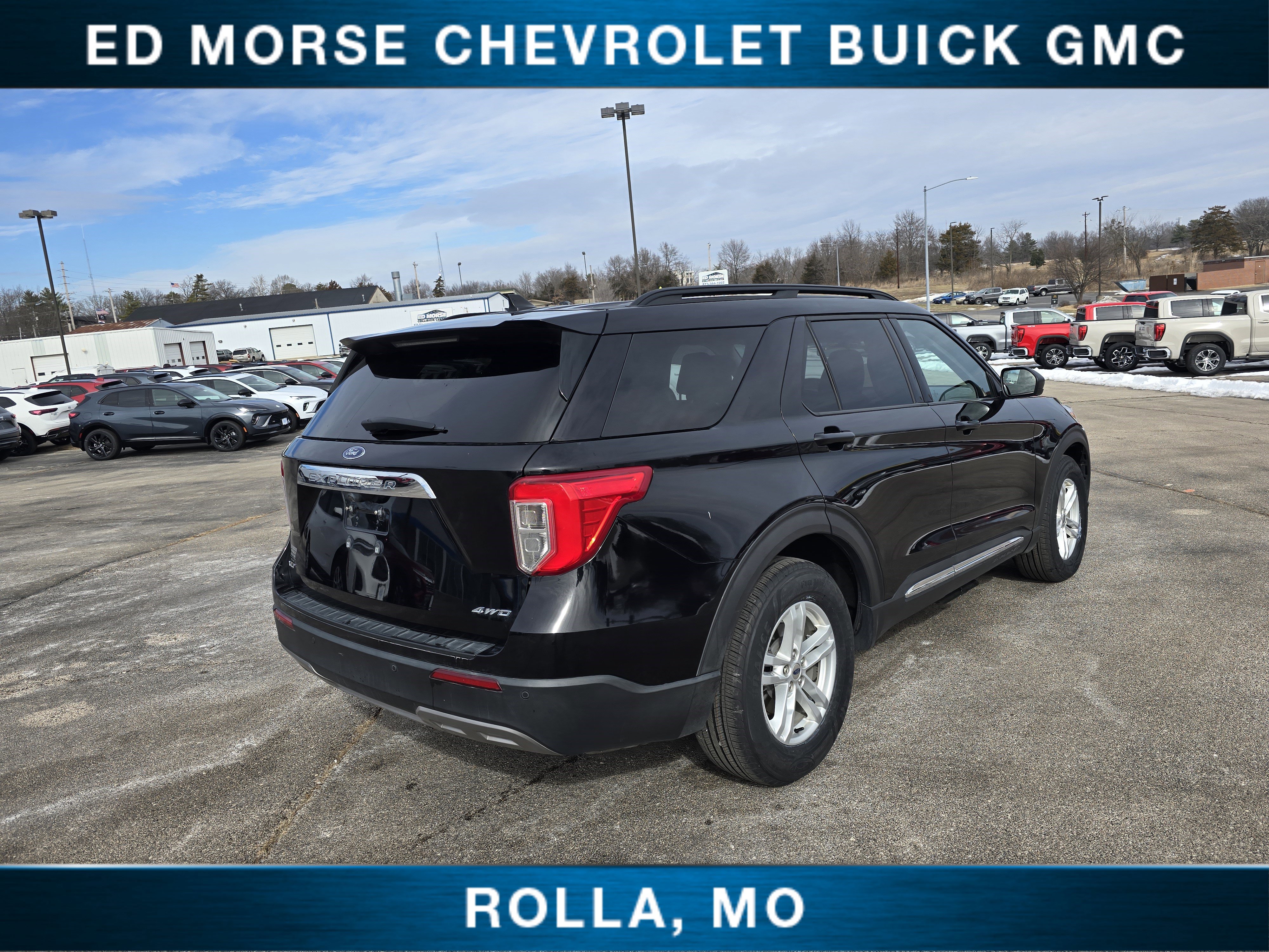 Used 2021 Ford Explorer XLT w/ Equipment Group 202A image 3