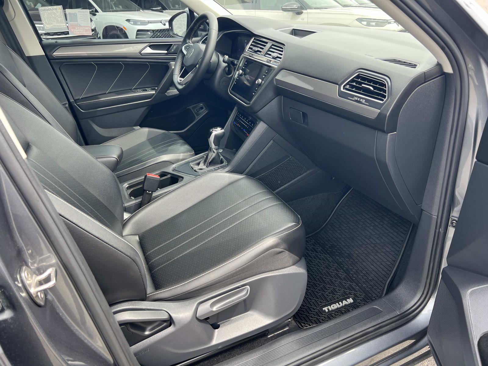 Certified 2022 Volkswagen Tiguan SE image 29