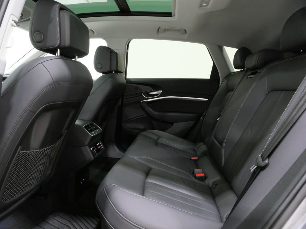 Used 2023 Audi e-tron Premium w/ Convenience Plus Package AWD/4WD image 24