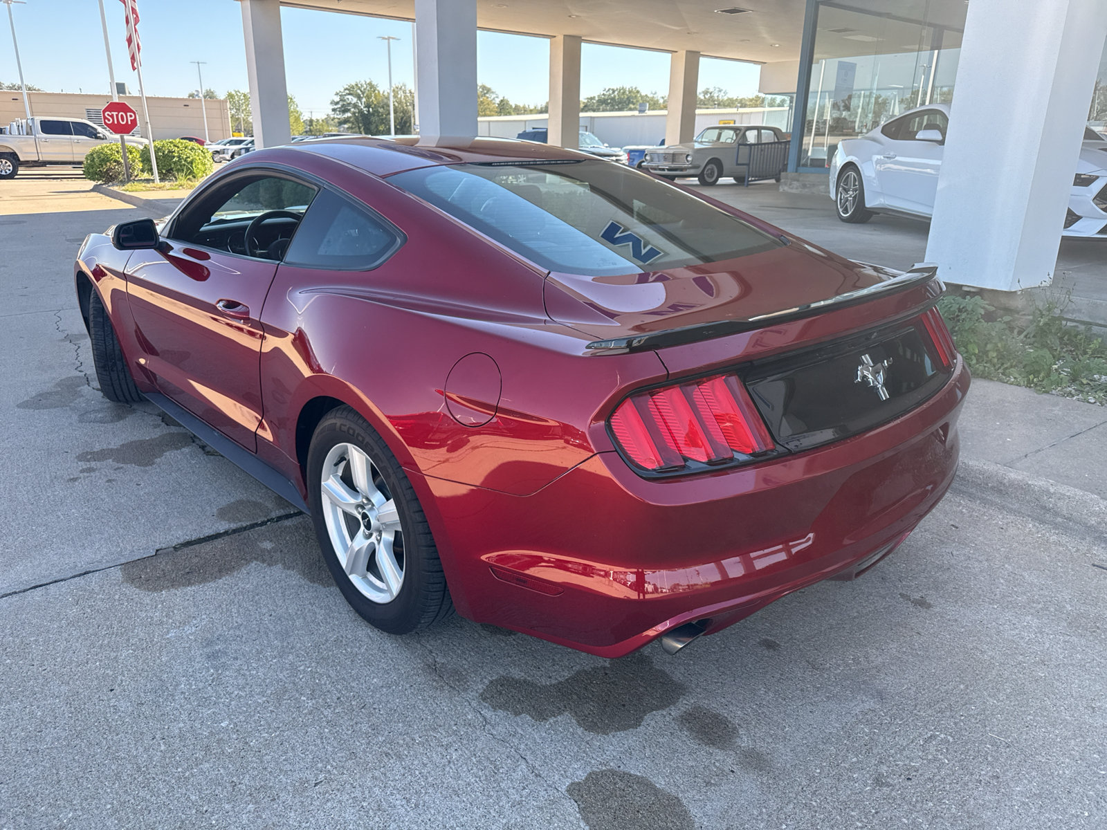 Used 2017 Ford Mustang Coupe RWD image 8