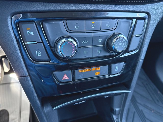 Used 2021 Buick Encore Preferred w/ Safety Package II image 19