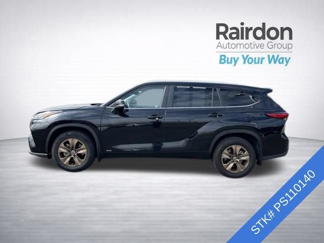Used 2023 Toyota Highlander Bronze Edition AWD/4WD image 4