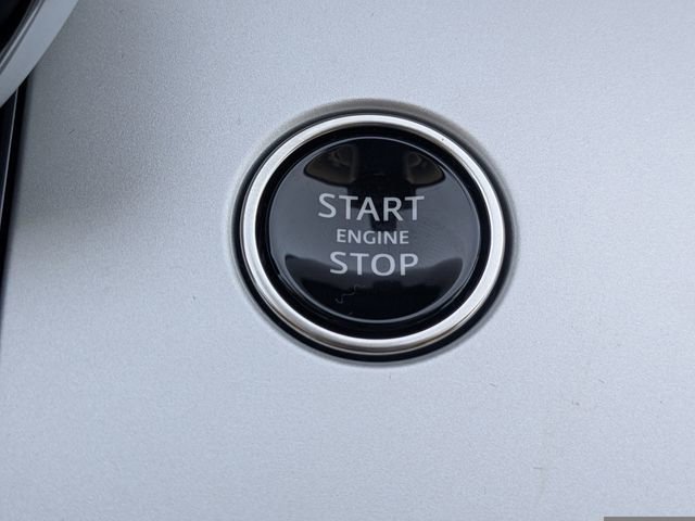 Used 2025 Land Rover Range Rover Autobiography image 29