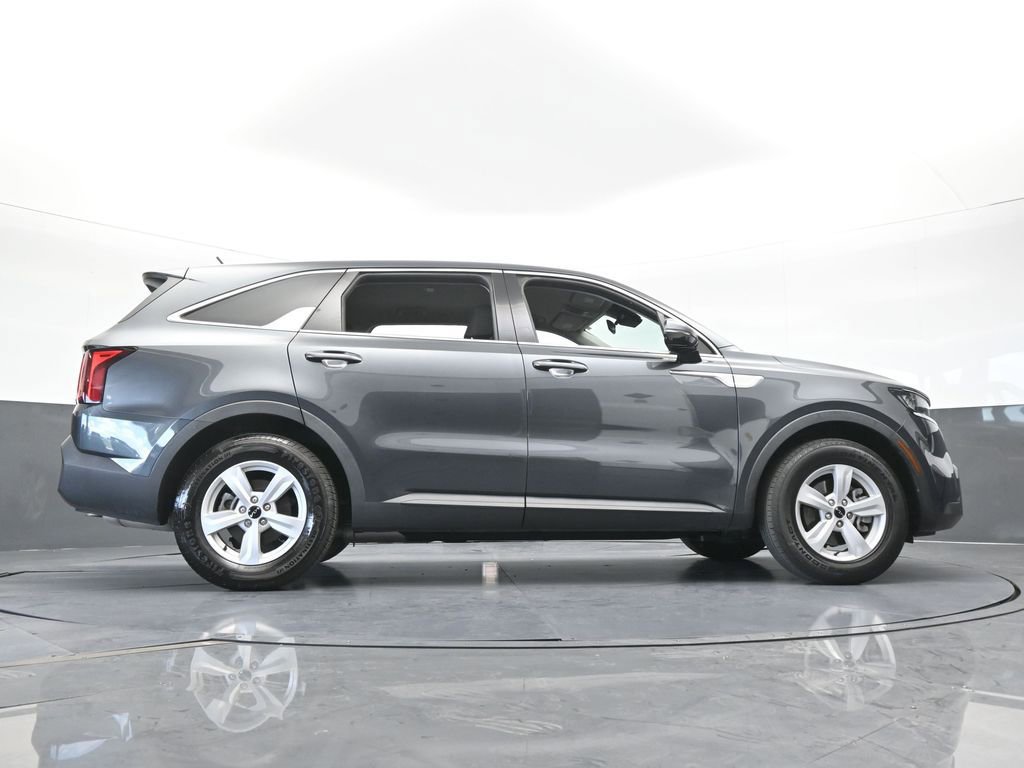Used 2023 Kia Sorento LX FWD image 60