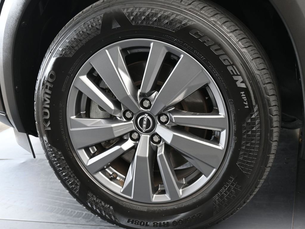 Used 2025 Nissan Pathfinder SV image 28