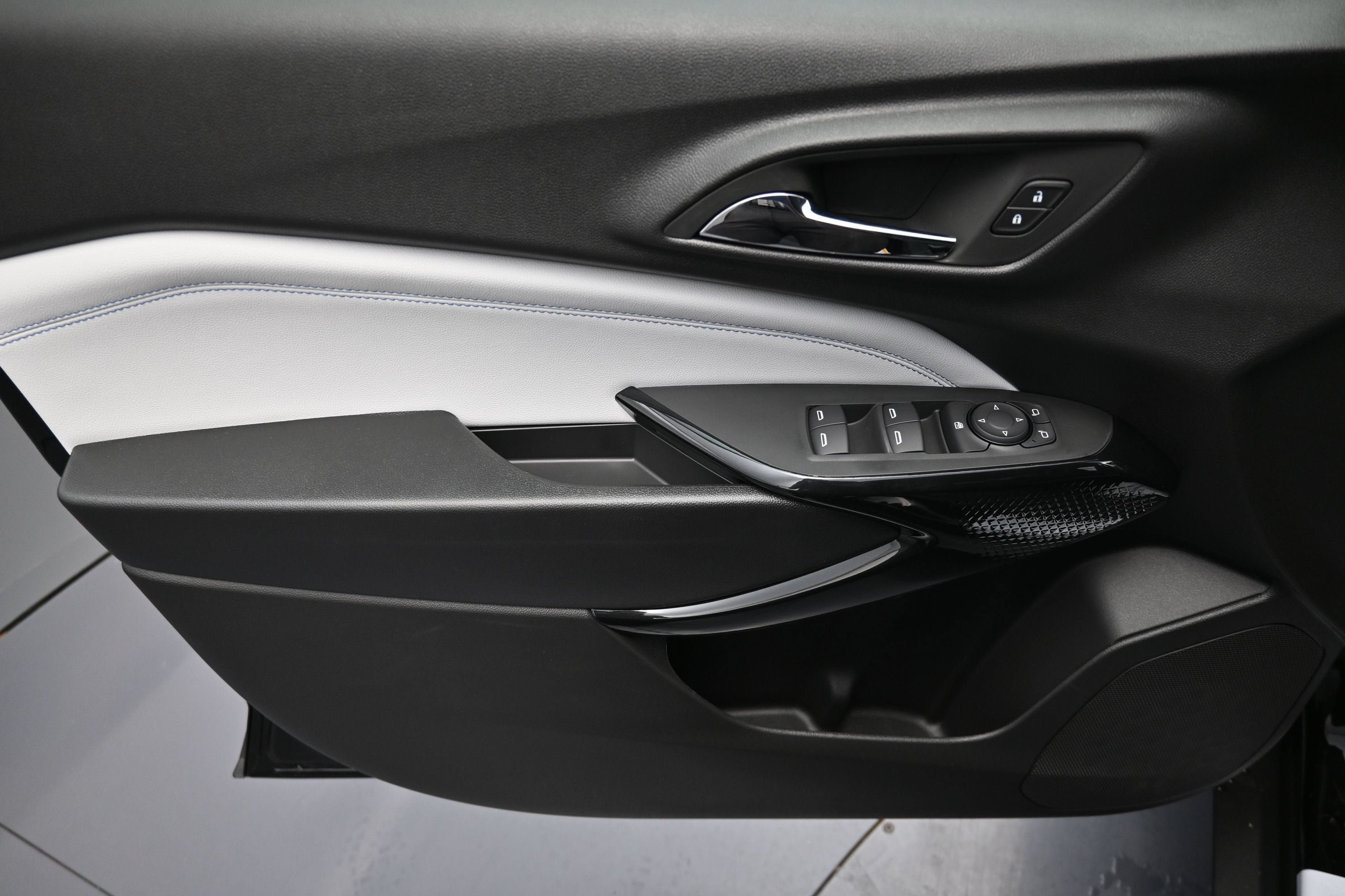 New 2026 Chevrolet Trax LT w/ Sunroof Package FWD image 26