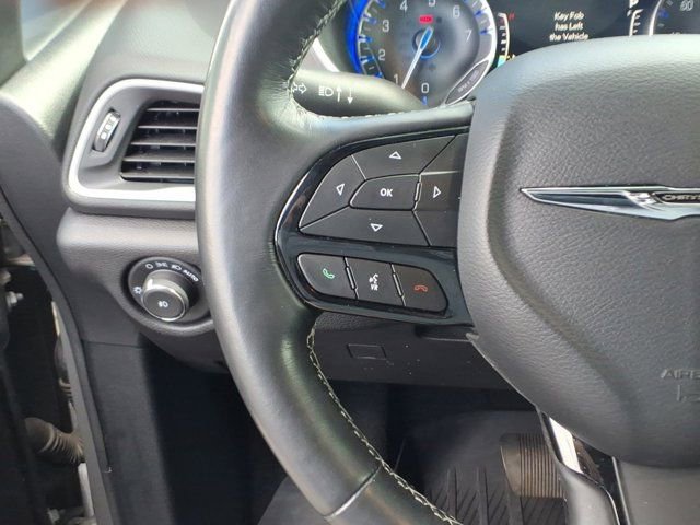 Used 2020 Chrysler Pacifica Touring-L w/ Advanced Safetytec Group AWD/4WD image 12