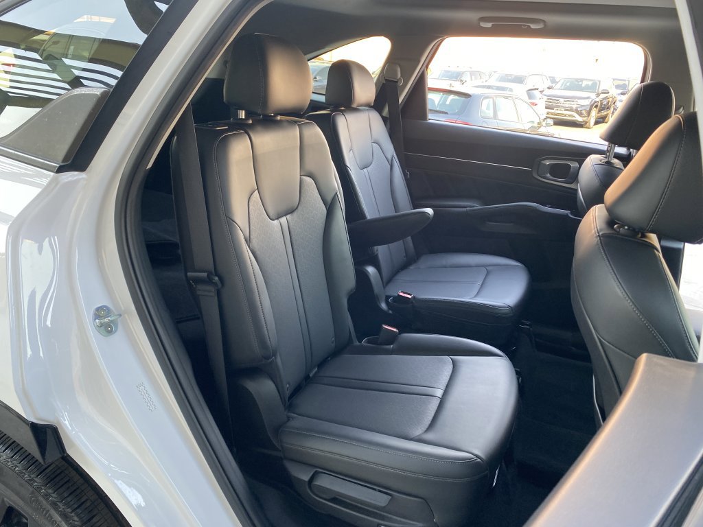 Used 2022 Kia Sorento SX image 18