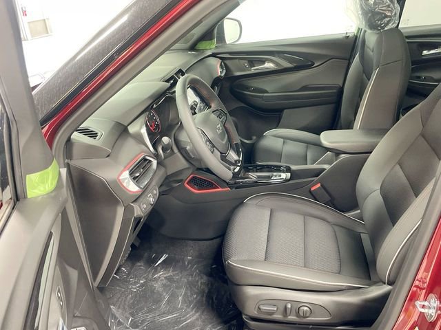 Used 2023 Chevrolet TrailBlazer RS w/ Sun and Liftgate Package FWD image 11