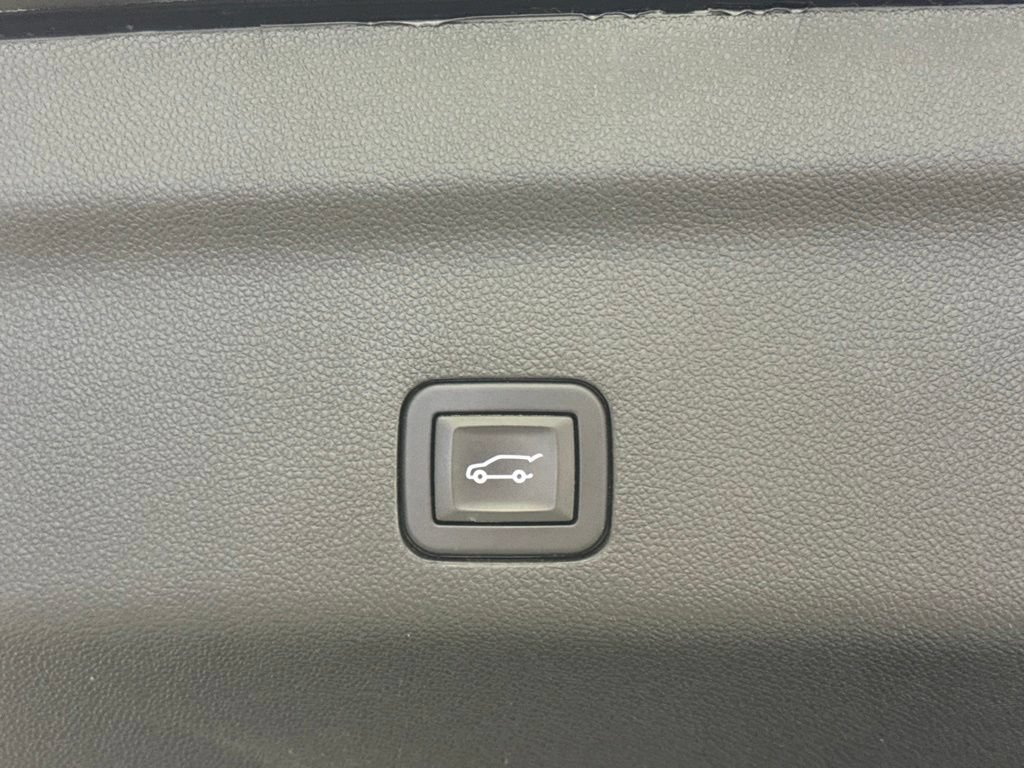 Certified 2025 GMC Yukon Denali AWD/4WD image 35