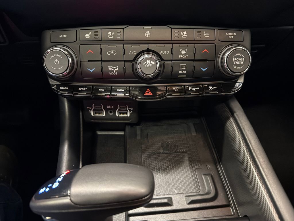 Used 2023 Dodge Durango R/T w/ Tow 'N Go Package AWD/4WD image 11