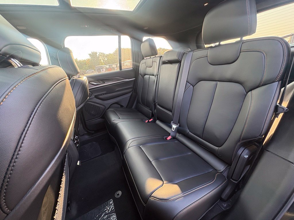 New 2026 Jeep Grand Cherokee Limited AWD/4WD image 26