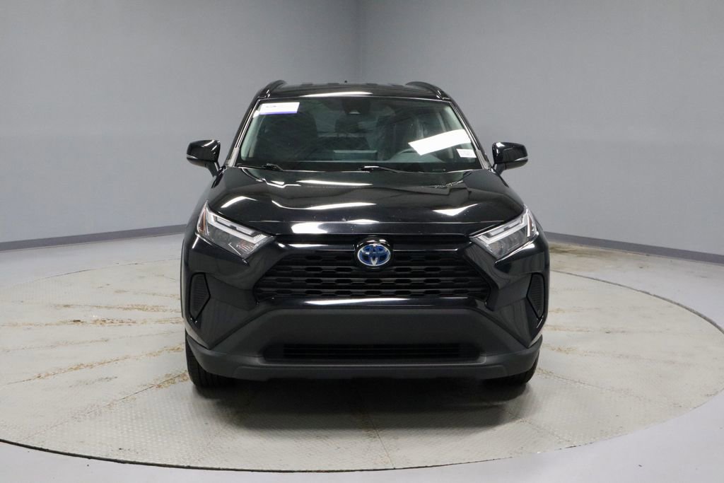 Used 2024 Toyota RAV4 XLE AWD/4WD image 7