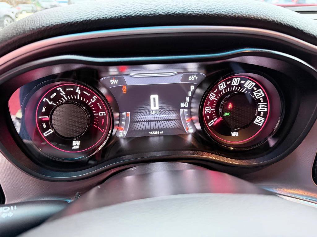 Used 2021 Dodge Challenger SXT w/ Driver Convenience Group image 15