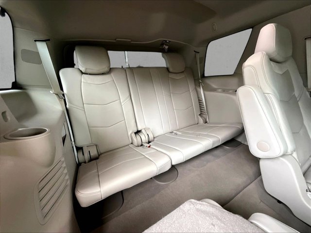 Used 2020 Cadillac Escalade Luxury AWD/4WD image 30
