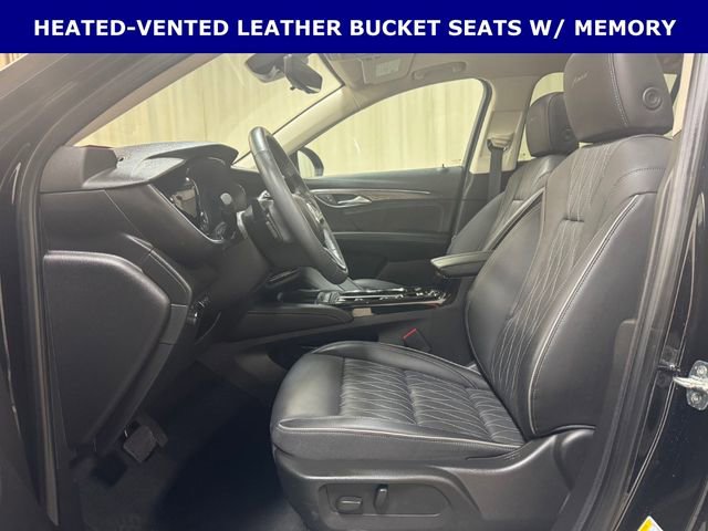 Used 2023 Buick Envision Avenir image 16