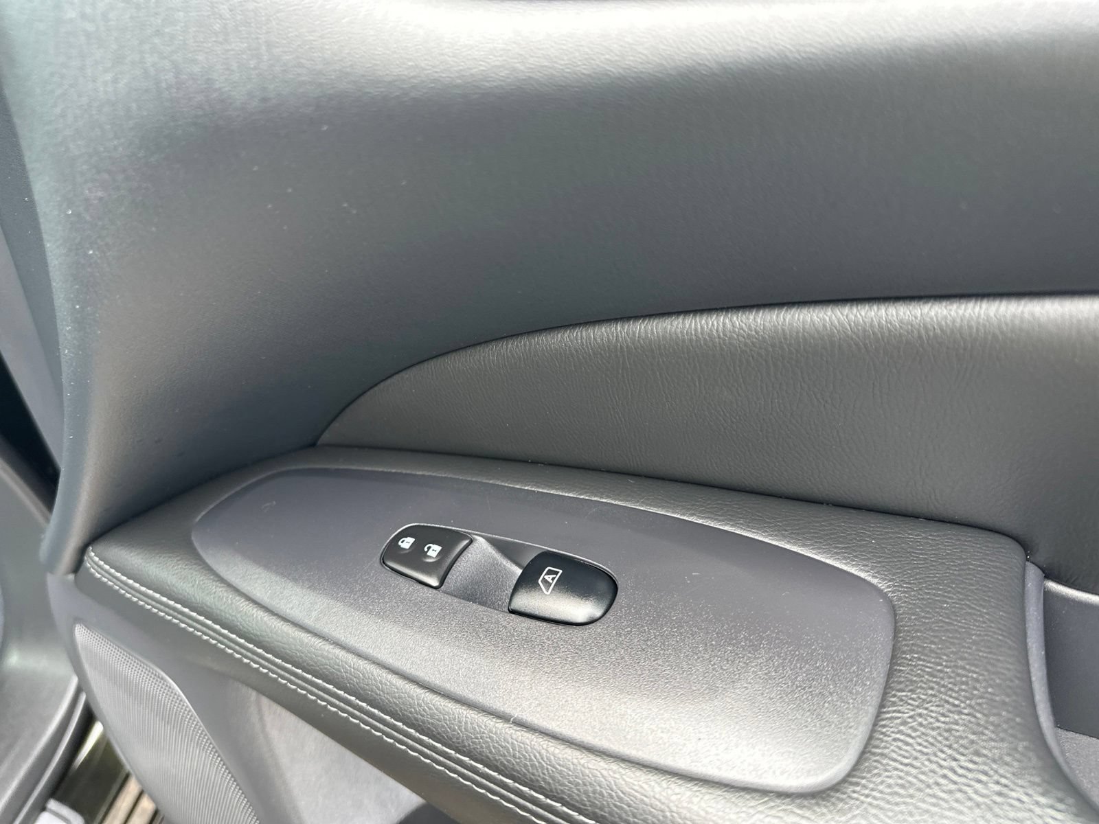 Used 2017 Nissan Pathfinder Platinum AWD/4WD image 43