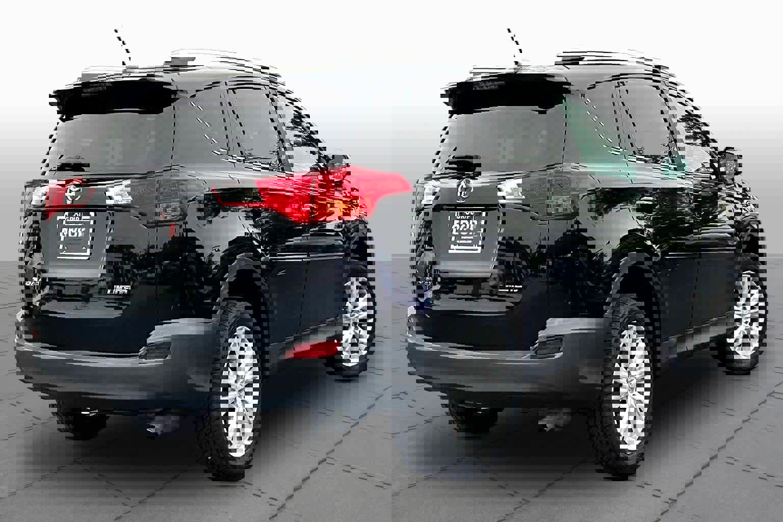 Used 2015 Toyota RAV4 Limited w/ Technology Package image 13