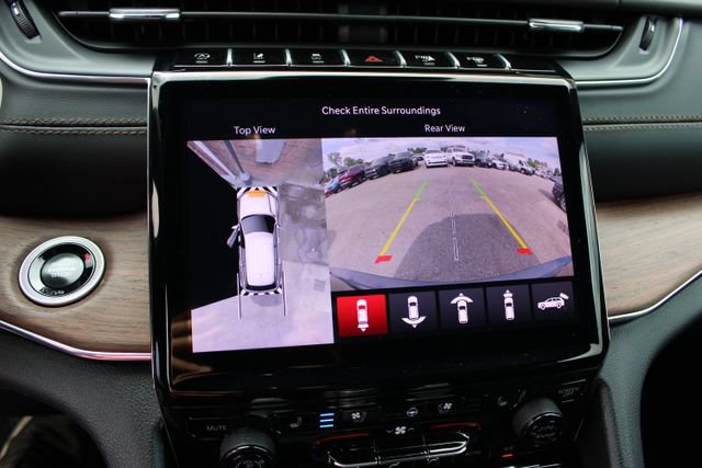 Used 2025 Jeep Grand Cherokee Summit w/ Obsidian Package AWD/4WD image 22