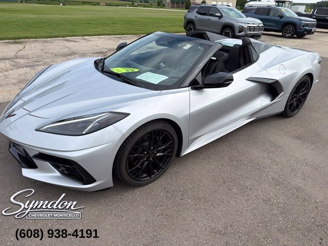 Used 2026 Chevrolet Corvette Stingray Convertible RWD image 8