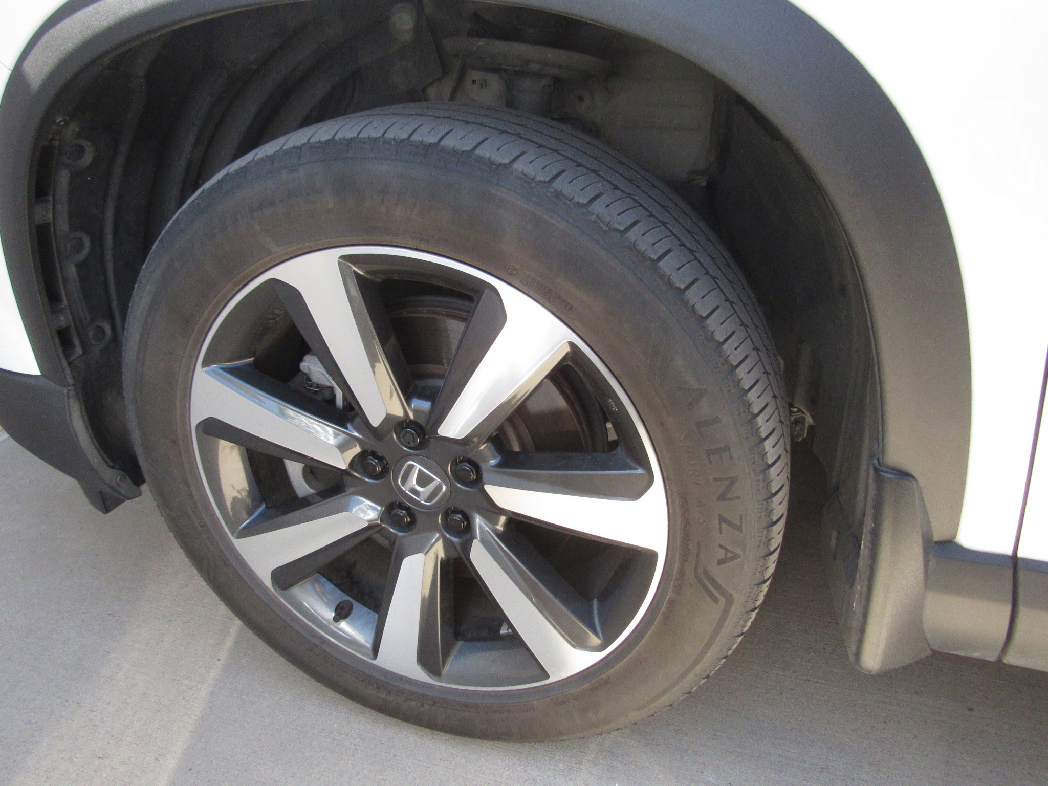 Used 2024 Honda Pilot Touring image 5