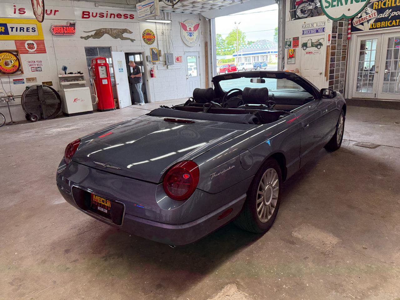 Used 2005 Ford Thunderbird RWD image 15