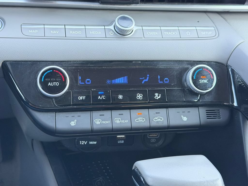 Used 2023 Hyundai Elantra SEL w/ Convenience Package FWD image 22
