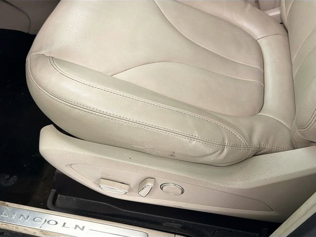 Used 2019 Lincoln MKC Premiere image 18