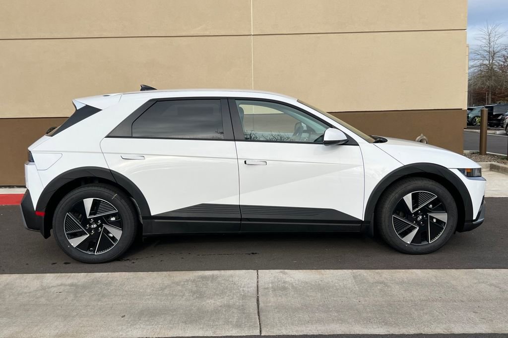 New 2026 Hyundai Ioniq 5 SE image 4