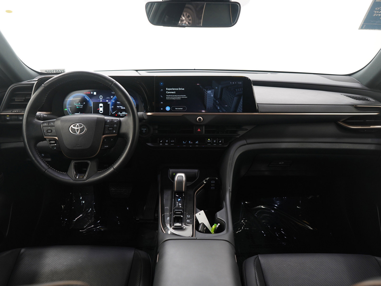 Used 2025 Toyota Crown XLE AWD/4WD image 14