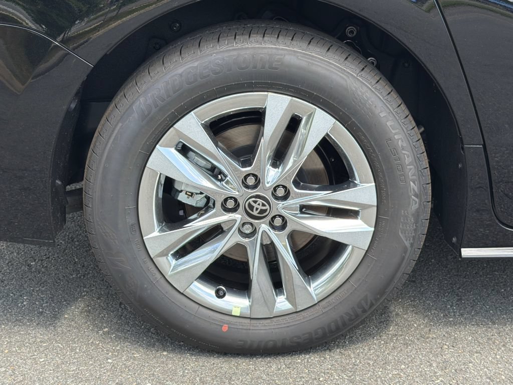 New 2026 Toyota Sienna Limited AWD/4WD image 8