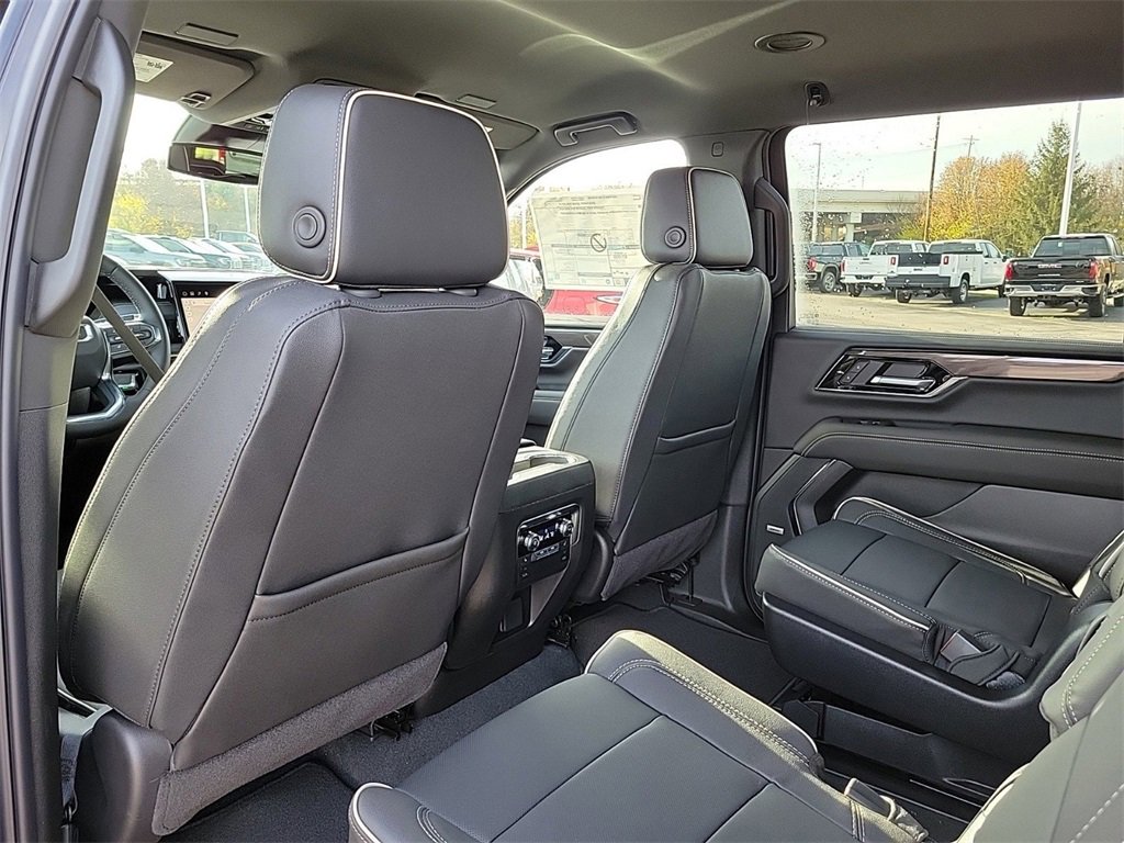 New 2026 GMC Yukon XL Elevation image 13