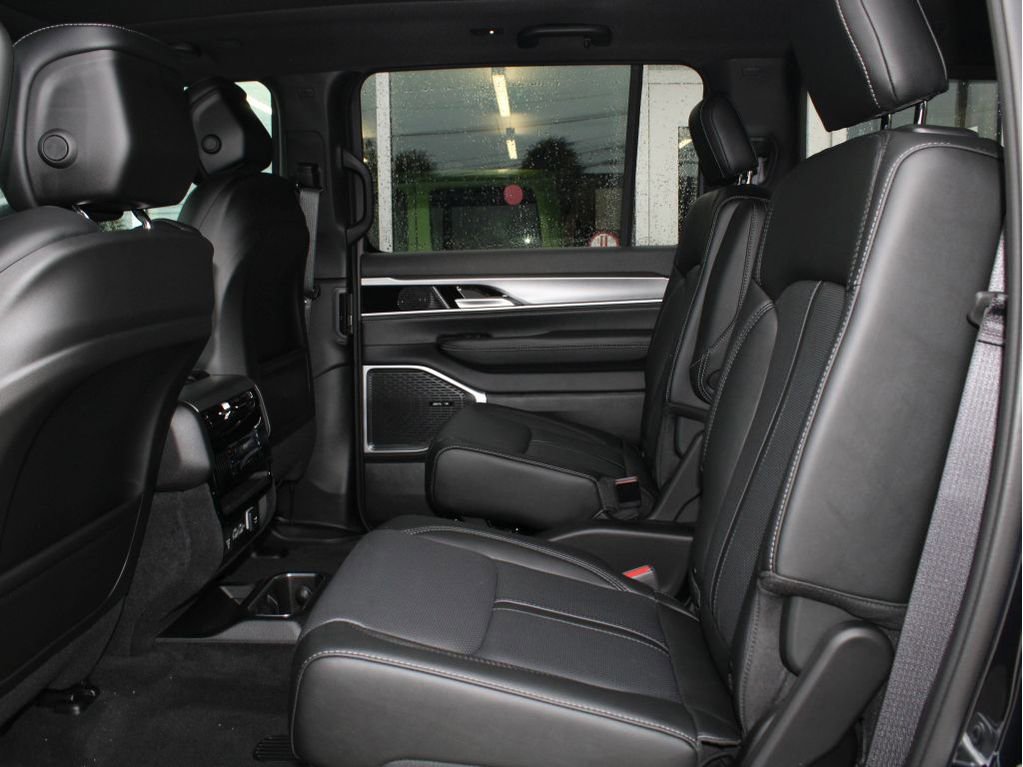 New 2025 Jeep Wagoneer Series II w/ Premium Group I image 25