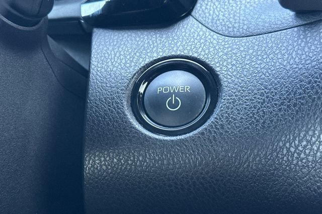 Used 2025 Toyota Camry SE image 20