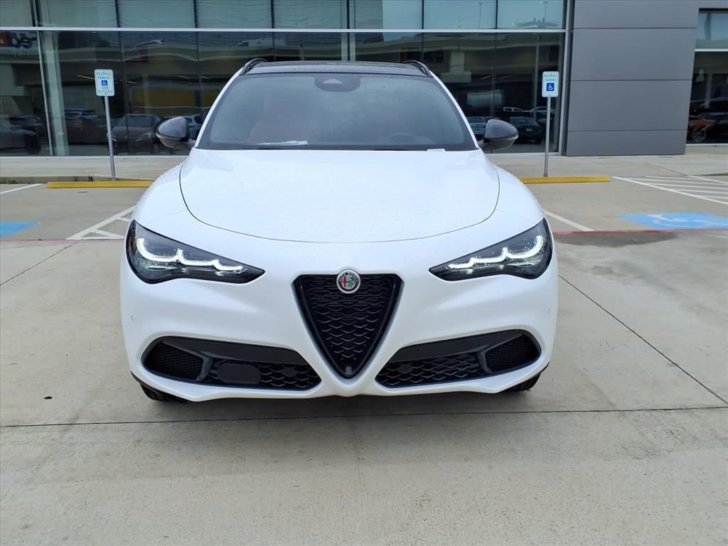 New 2025 Alfa Romeo Stelvio Sprint w/ Convenience Package AWD/4WD image 4