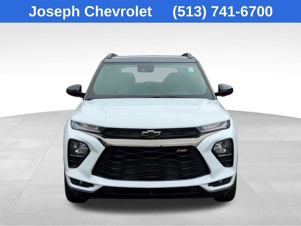 Used 2023 Chevrolet TrailBlazer RS w/ Sun and Liftgate Package image 2