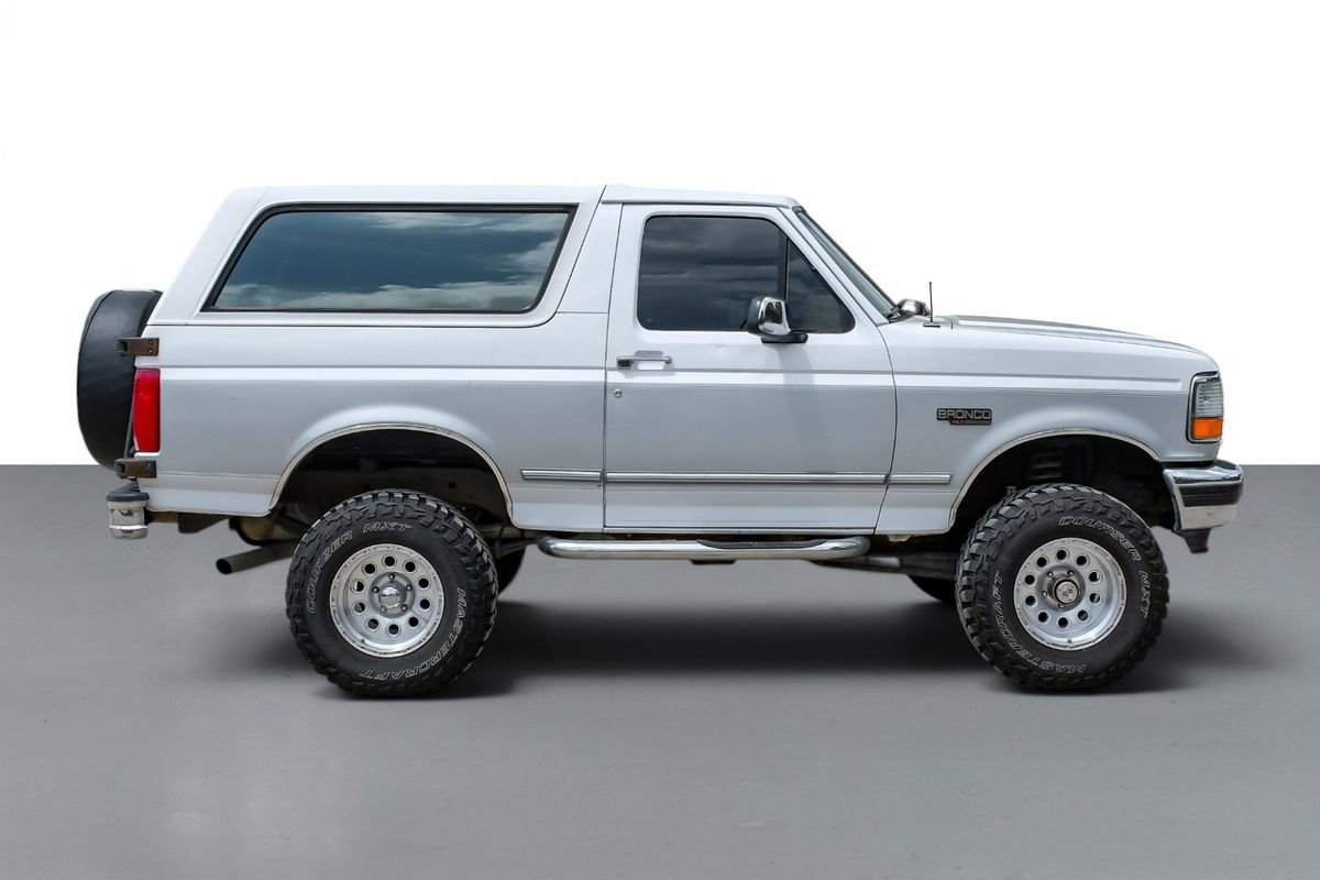 Used 1996 Ford Bronco XLT AWD/4WD image 5