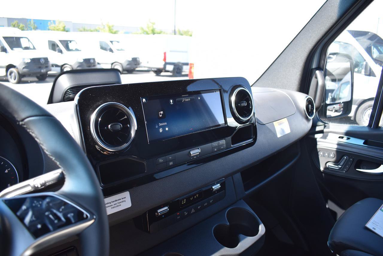 Used 2024 Mercedes-Benz Sprinter 2500 image 15